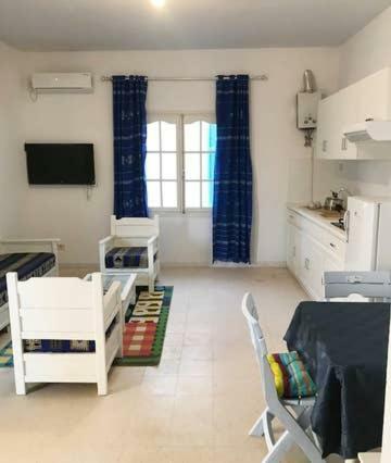Dar El Bey Apartment Ajim Bagian luar foto